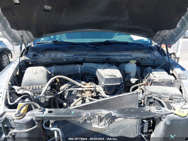 1C6RR7LG6JS141117 RAM 1500 Big Horn  4x4 5'7 Box