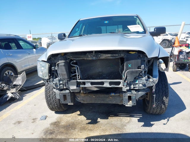 1C6RR7LG6JS141117 RAM 1500 Big Horn  4x4 5'7 Box