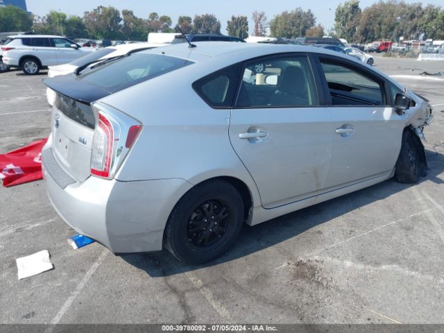 JTDKN3DU0E1761993 Toyota Prius Two