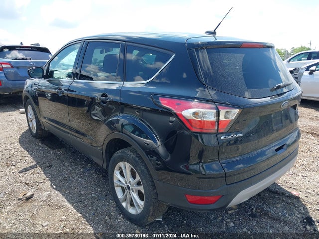 Ford ESCAPE SE 2017 1FMCU0GDXHUD08948 Image 3