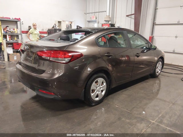 KIA FORTE LX 2017 3KPFL4A70HE011426 Image 4