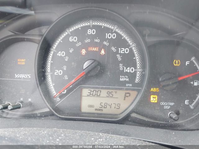 VNKKTUD30FA021940 Toyota YARIS LE