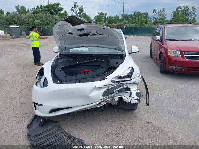 Tesla Model Y Long Range Dual Motor All-wheel Drive 2021 5YJYGDEEXMF073247 Image 12