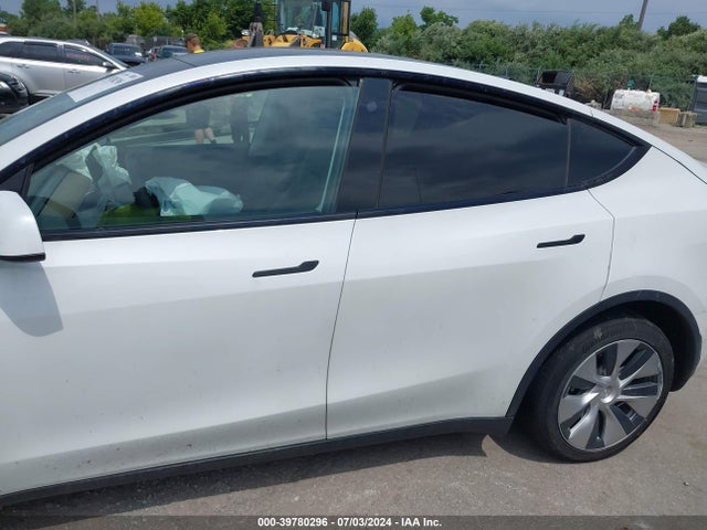 Tesla Model Y Long Range Dual Motor All-wheel Drive 2021 5YJYGDEEXMF073247 Image 14