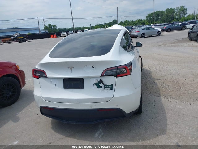 Tesla Model Y Long Range Dual Motor All-wheel Drive 2021 5YJYGDEEXMF073247 Image 16