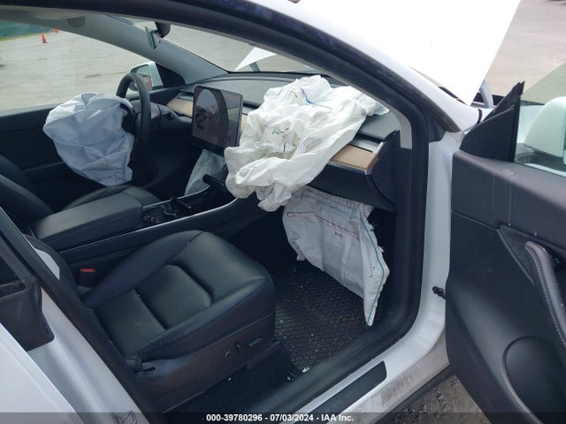 2021 TESLA MODEL Y 5YJYGDEEXMF073247 Photo 4