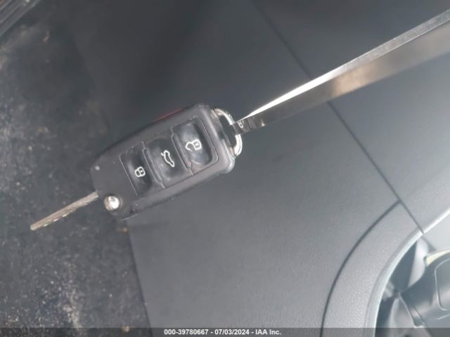 1VWAT7A34EC050660 Volkswagen Passat 1.8t S