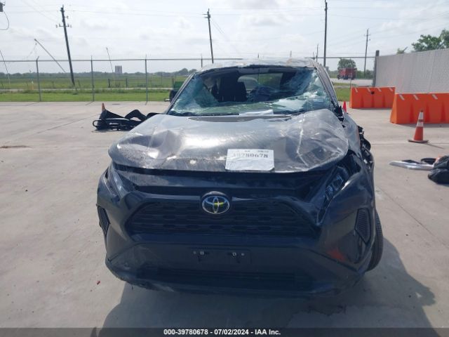 2T3H1RFV8NW227737 Toyota RAV4 LE