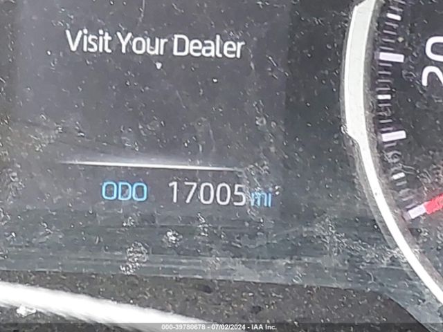 2T3H1RFV8NW227737 Toyota RAV4 LE