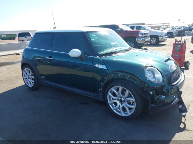 2009 MINI COOPER S WMWMF735X9TW82135 Photo 0