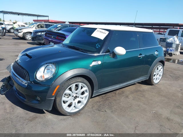 2009 MINI COOPER S WMWMF735X9TW82135 Photo 1