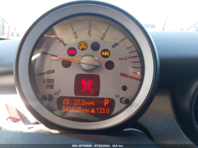 2009 MINI COOPER S WMWMF735X9TW82135 Photo 6