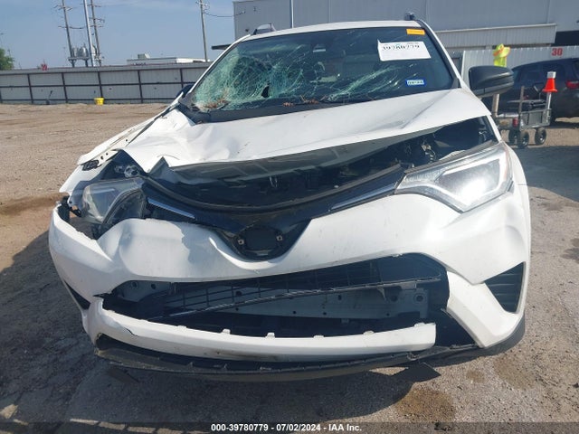 Toyota RAV4 LE 2018 JTMZFREV5JJ751959 Image 12