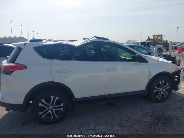 Toyota RAV4 LE 2018 JTMZFREV5JJ751959 Image 13
