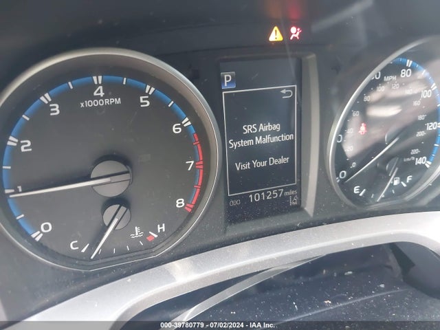 Toyota RAV4 LE 2018 JTMZFREV5JJ751959 Image 15