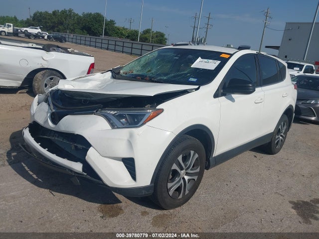 Toyota RAV4 LE 2018 JTMZFREV5JJ751959 Image 2