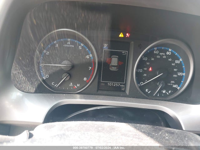 Toyota RAV4 LE 2018 JTMZFREV5JJ751959 Image 7