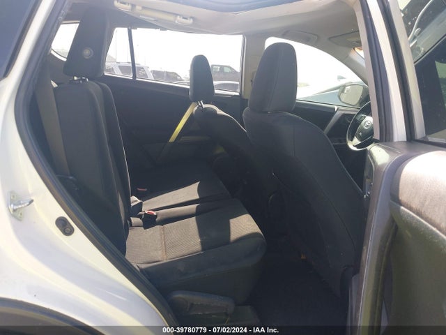 Toyota RAV4 LE 2018 JTMZFREV5JJ751959 Image 8