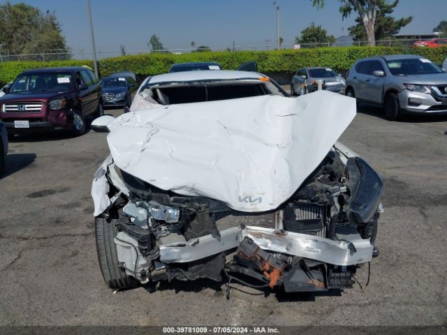 5XXG14J28NG091317 KIA K5 LXS