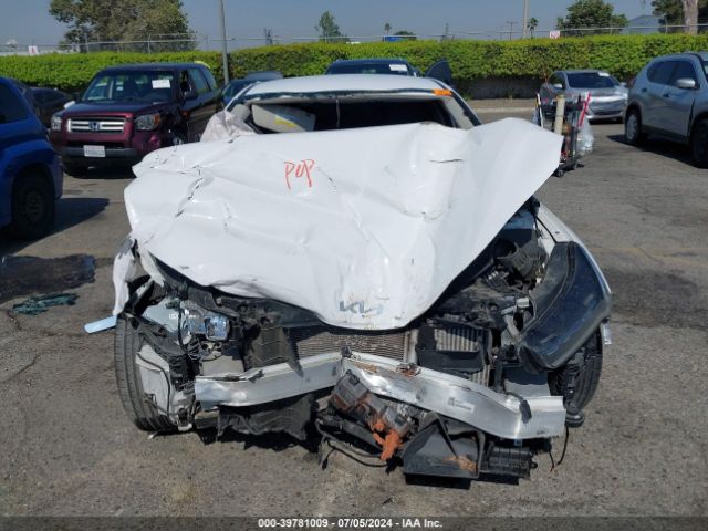 5XXG14J28NG091317 KIA K5 LXS