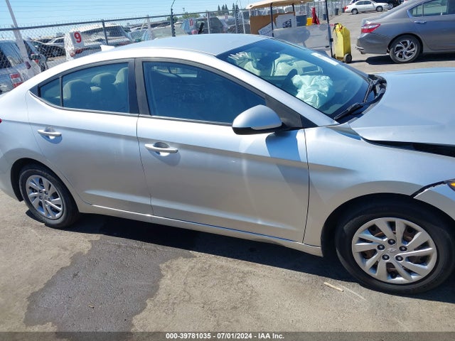 Hyundai ELANTRA SE 2017 5NPD74LF8HH113018 Image 13