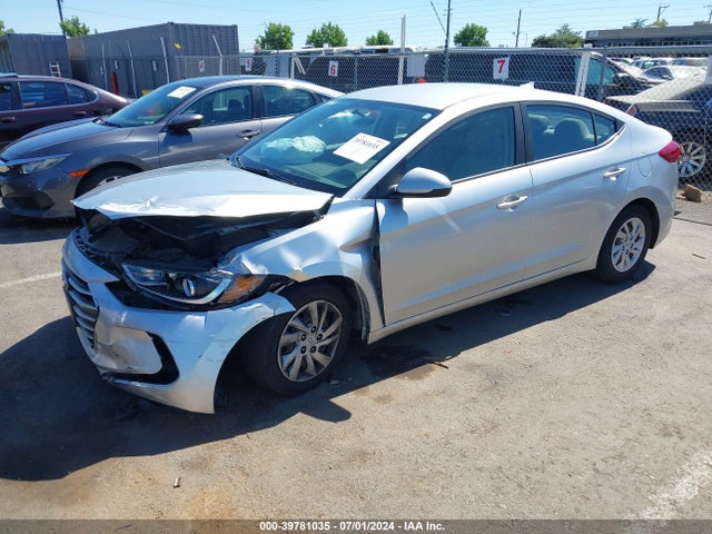 Hyundai ELANTRA SE 2017 5NPD74LF8HH113018 Image 2