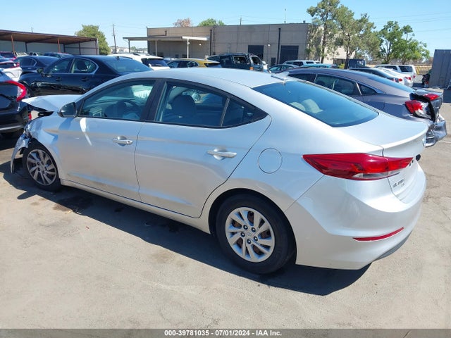 Hyundai ELANTRA SE 2017 5NPD74LF8HH113018 Image 3