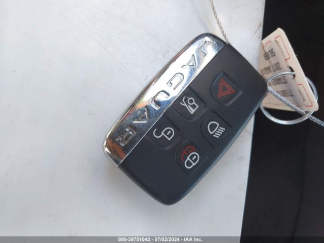 SAJBD4BV7HCY29110 Jaguar Xf 35t Premium