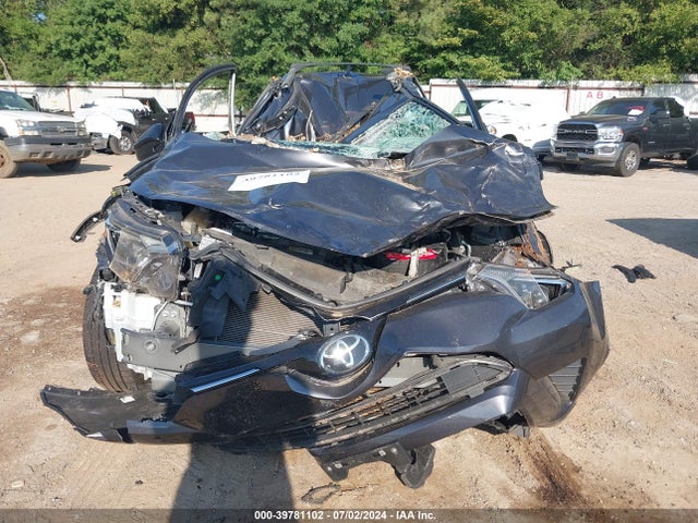 Toyota RAV4 LE 2018 JTMZFREV1JJ729117 Image 13