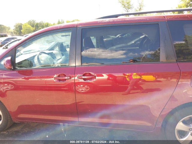 Toyota Sienna Le 8 Passenger 2017 5TDKZ3DC5HS848758 Image 14