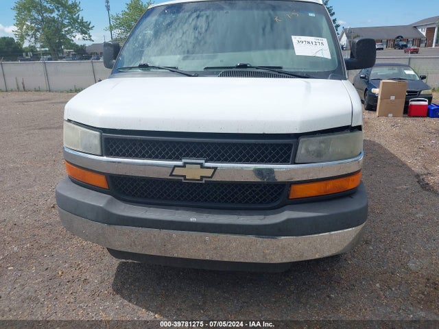 1GAWGRFG5F1105577 Chevrolet Express 2500 Lt