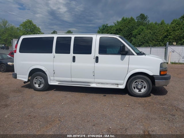 1GAWGRFG5F1105577 Chevrolet Express 2500 Lt