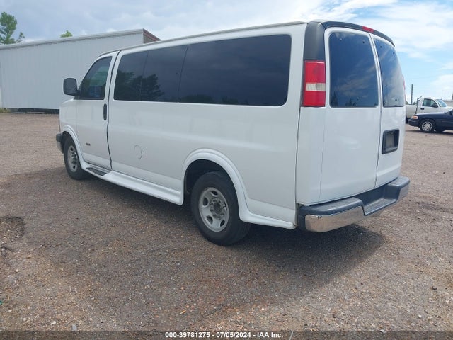 1GAWGRFG5F1105577 Chevrolet Express 2500 Lt