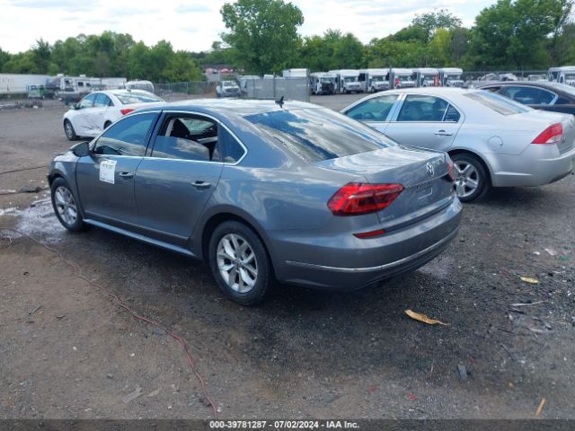 1VWAT7A37HC019732 Volkswagen Passat 1.8t S