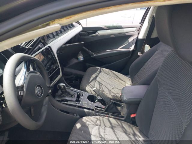 1VWAT7A37HC019732 Volkswagen Passat 1.8t S