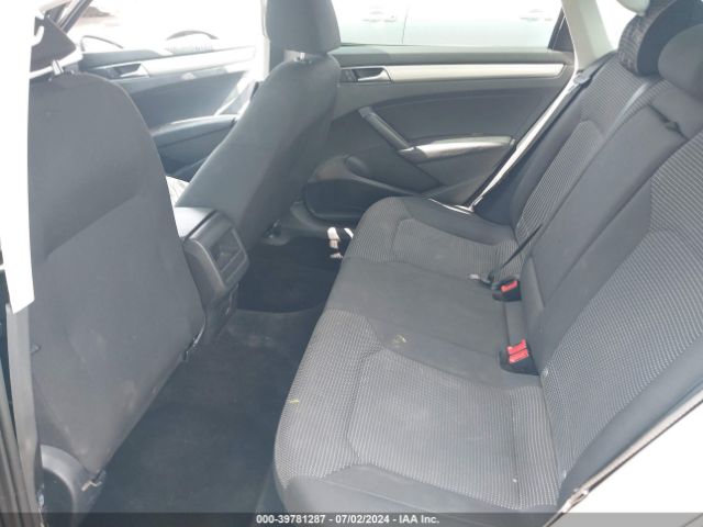 1VWAT7A37HC019732 Volkswagen Passat 1.8t S