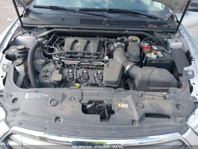1FAHP2D86JG105652 Ford TAURUS SE