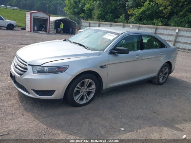 1FAHP2D86JG105652 Ford TAURUS SE