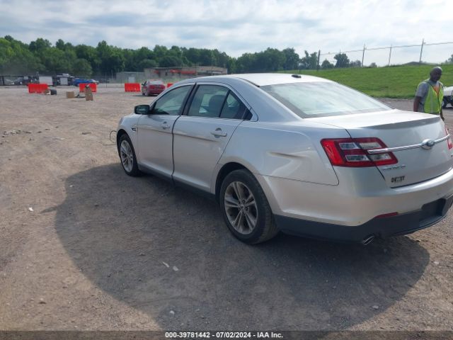 1FAHP2D86JG105652 Ford TAURUS SE