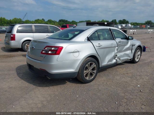 1FAHP2D86JG105652 Ford TAURUS SE