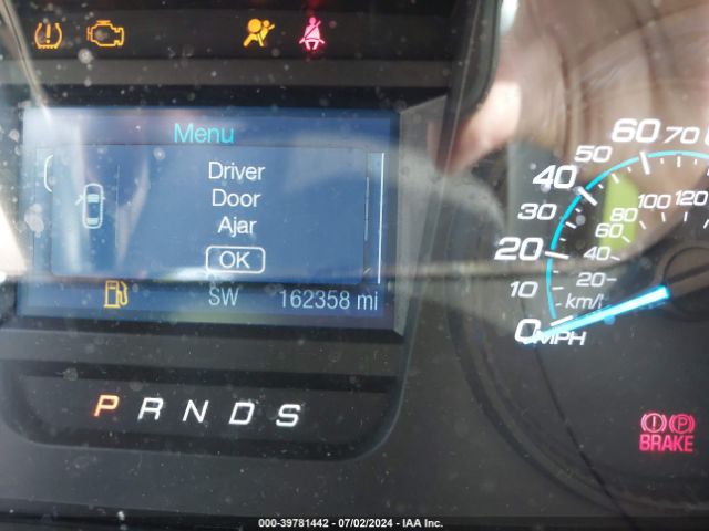 1FAHP2D86JG105652 Ford TAURUS SE