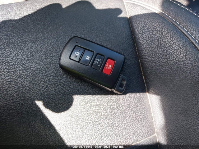 Toyota Rav4 Xle 2018 JTMWFREV1JJ186418 Image 11