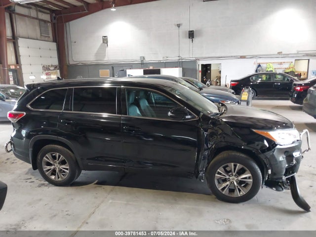 Toyota Highlander Le Plus V6 2015 5TDBKRFH4FS204536 Image 13