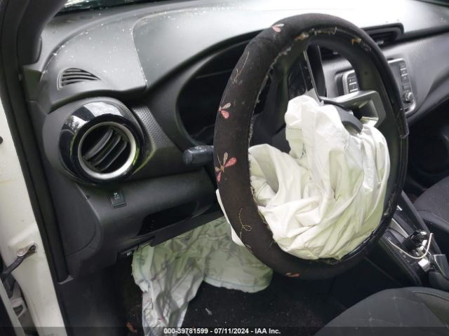 3N1CP5CU2JL540042 Nissan KICKS SV