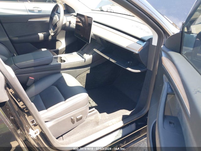 2023 TESLA MODEL Y 7SAYGDEE8PA078435 Photo 4