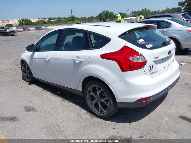 Ford FOCUS SE 2014 1FADP3K22EL254088 Image 3