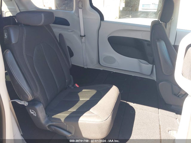 2C4RC1CG6LR181712 Chrysler Voyager Lx