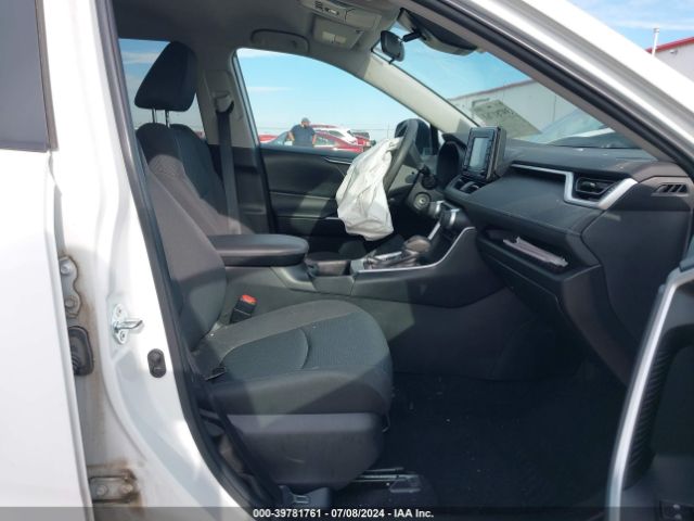 2T3G1RFVXNW301767 Toyota RAV4 LE