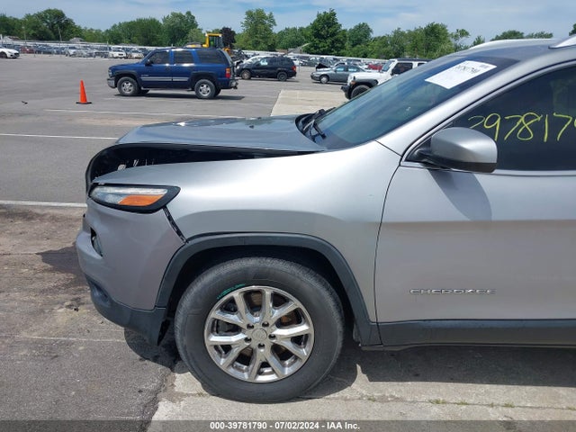 1C4PJMCSXGW286575 Jeep Cherokee Latitude