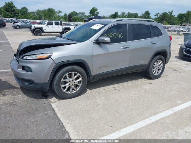 1C4PJMCSXGW286575 Jeep Cherokee Latitude